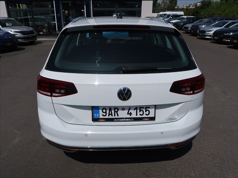 Volkswagen Passat 2,0 TDi,110kW,1majČR,Elegance - fotka 8 z 24