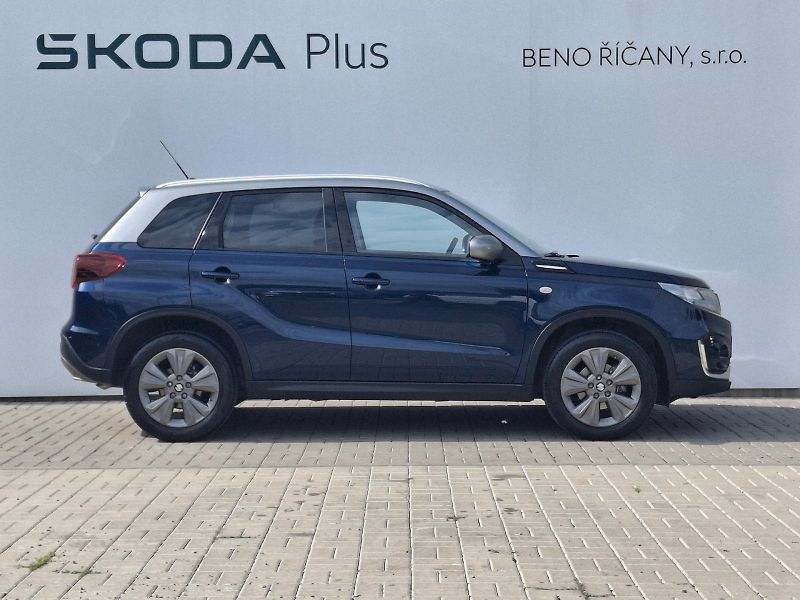 Suzuki Vitara (2024) Premium Hybrid Automat - fotka 11 z 35