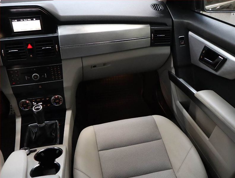 Mercedes-Benz GLK (2011) 200 CDI, Kůže, Park. senzory - fotka 8 z 20