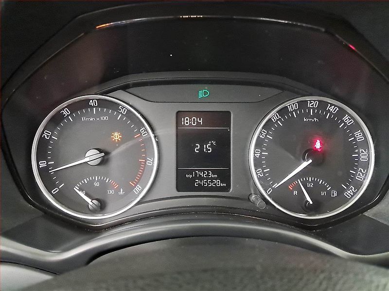 Škoda Octavia (2009) 1.4 TSI, Park. senzory - fotka 11 z 16