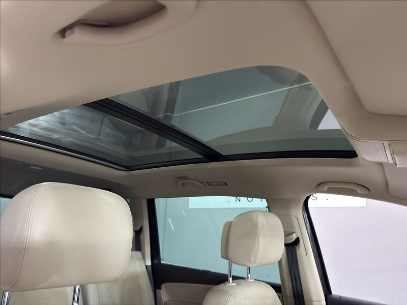 Volkswagen Sharan 2,0   TDI HIGH PANO WEBASTO TZ - fotka 29 z 40