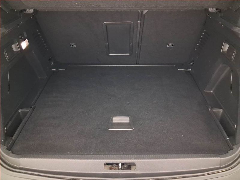Peugeot 3008 (2017) 1.2 PureTech, Kůže, Navi - fotka 14 z 21