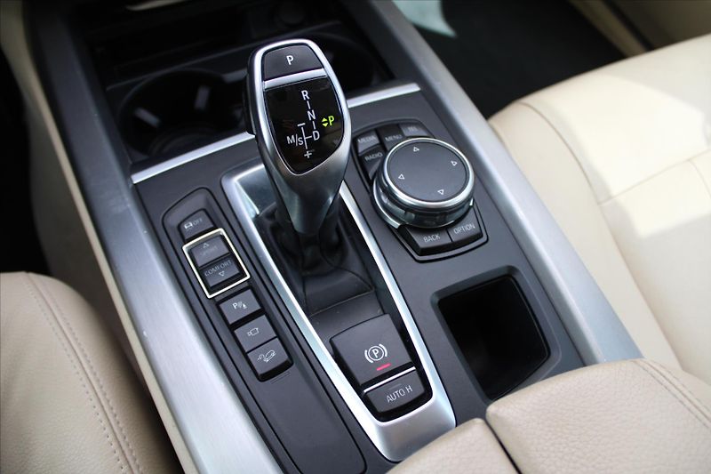 BMW X5 xDrive 30d Bang&Olufsen - fotka 25 z 30