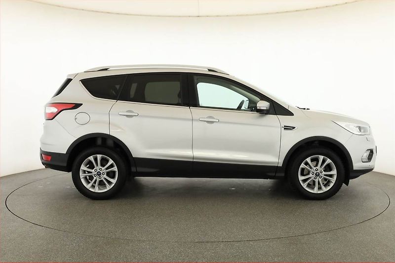 Ford Kuga (2019) Titanium 1.5 EcoBoost - fotka 6 z 17