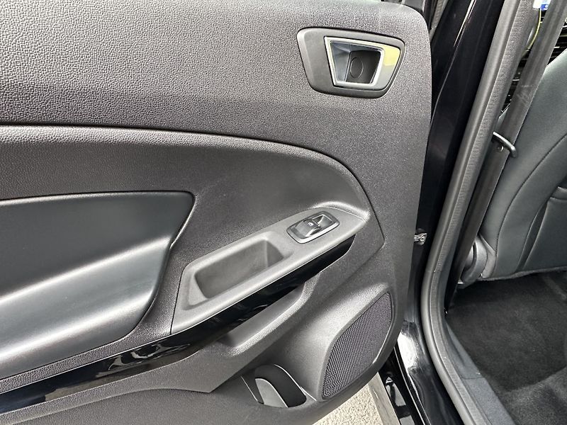 Ford EcoSport (2023) 1.0EB/92kW *ST LINE* 1.Maj.  - fotka 30 z 41