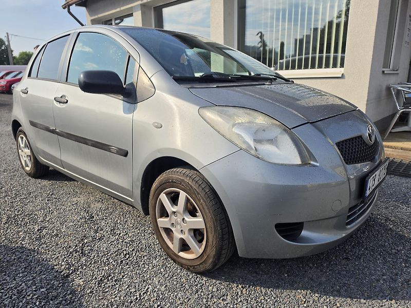 Toyota Yaris 1.0 VVTi klimatizace  - fotka 1 z 20