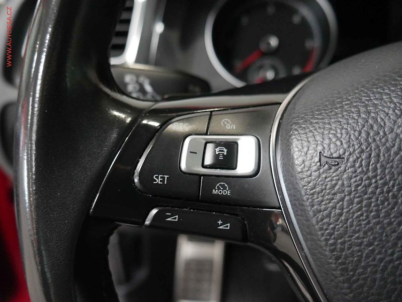 Volkswagen Golf (2017) 2.0TDi 4x4, DSG, LED, navi - fotka 17 z 21