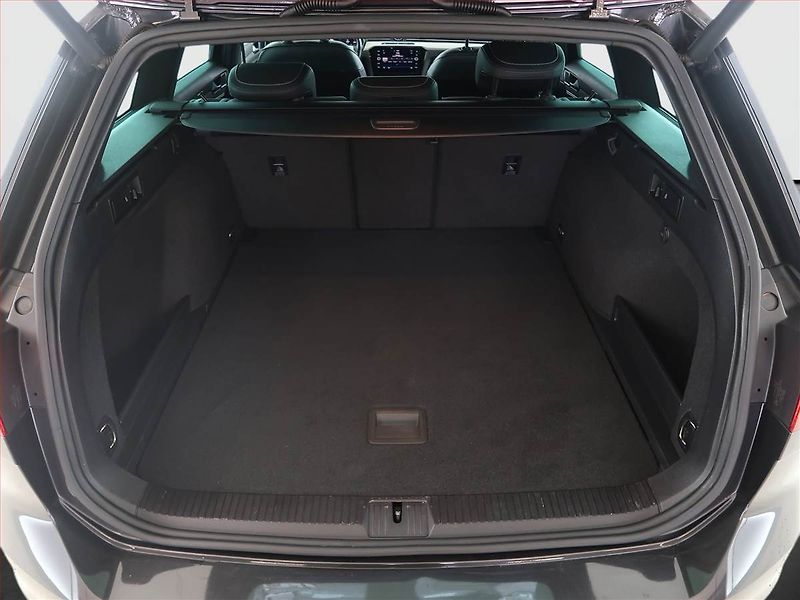 Volkswagen Passat (2019) R-Line 2.0 TDI, 4X4, Automat - fotka 14 z 26