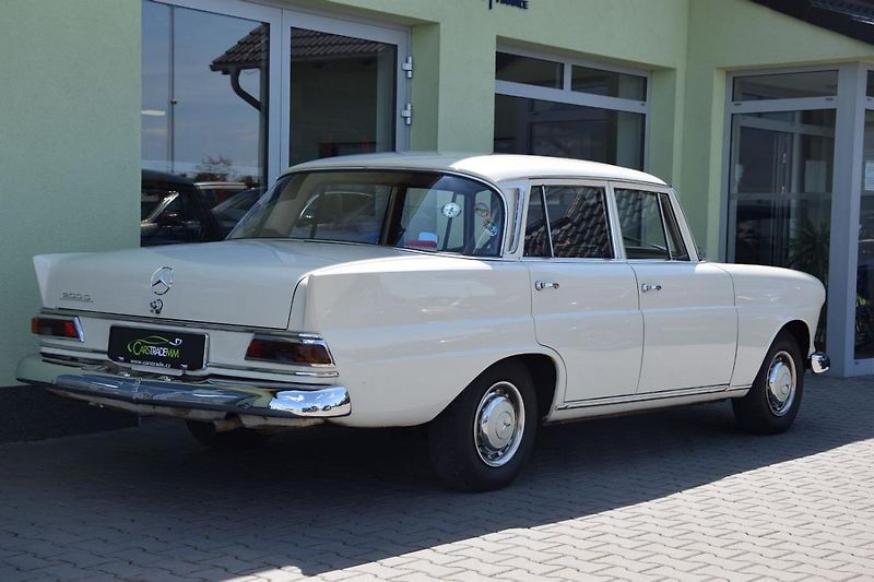 Mercedes-Benz 200 (1968) 200D  - fotka 5 z 31