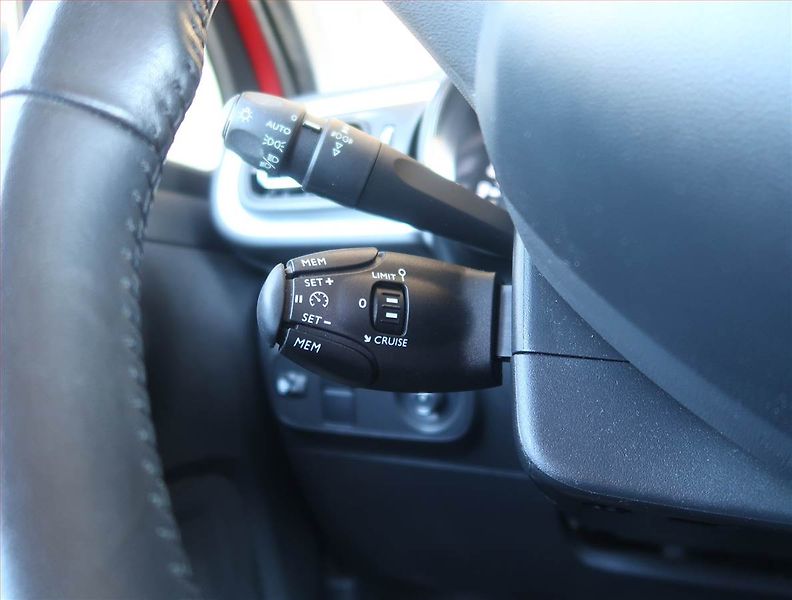 Citroën C3 (2021) Shine 1.2 PureTech, Automat - fotka 18 z 20