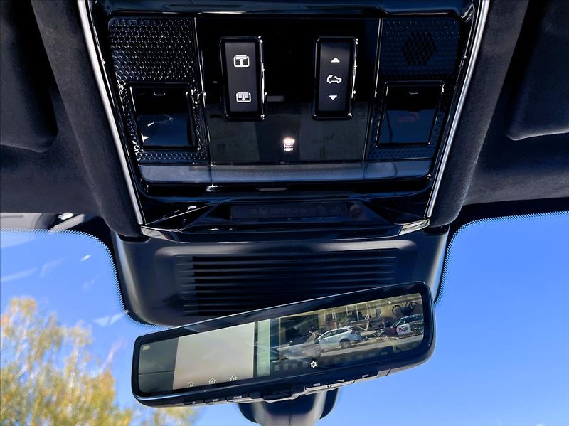 Land Rover Range Rover Sport (2026) 3,0 P460e DYNAMIC SE PHEV - fotka 19 z 38