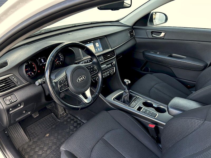 Kia Optima (2017) SW 1.7 CRDi 104kW MP6 Business - fotka 22 z 32