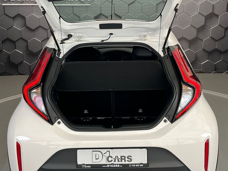 Toyota Aygo X 1.0 VVT-i 53 kW - fotka 44 z 50