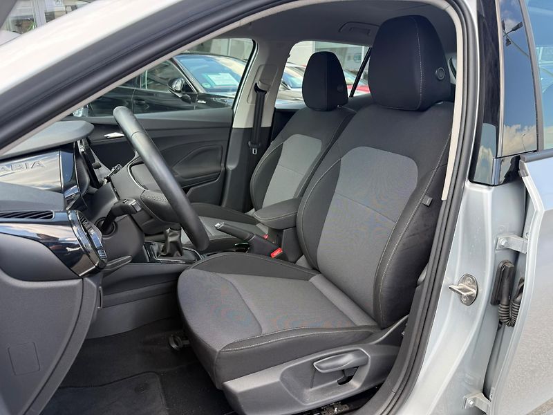 Škoda Fabia Selection 1.0 MPI 59kW - fotka 8 z 22
