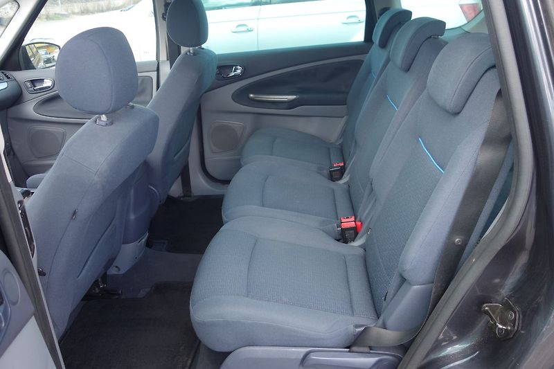 Ford S-MAX 2,0TDCi 96kW .Zachovalý ! - fotka 15 z 19