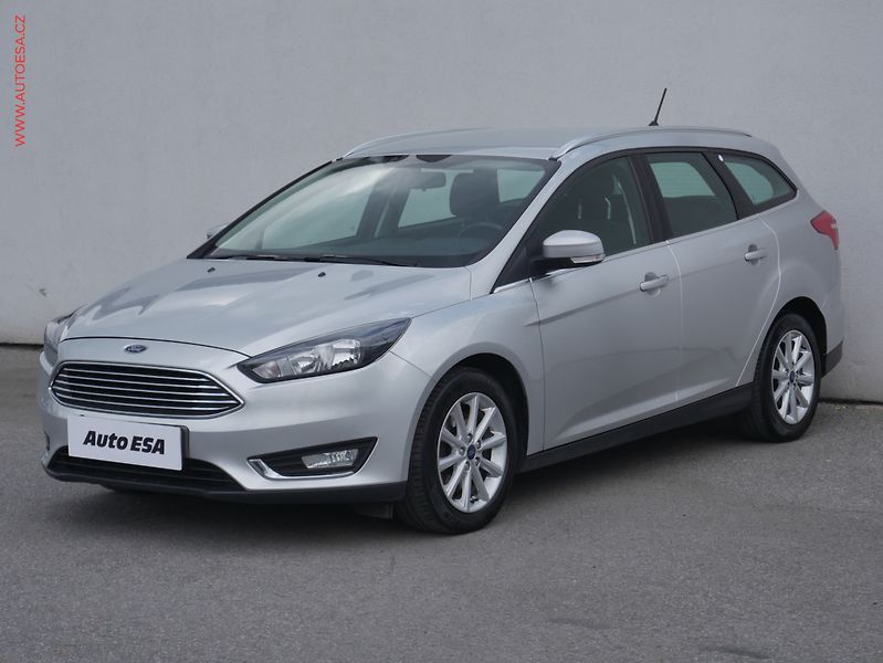 Ford Focus (2017) 1.5 EB, ČR, Titanium - fotka 3 z 18