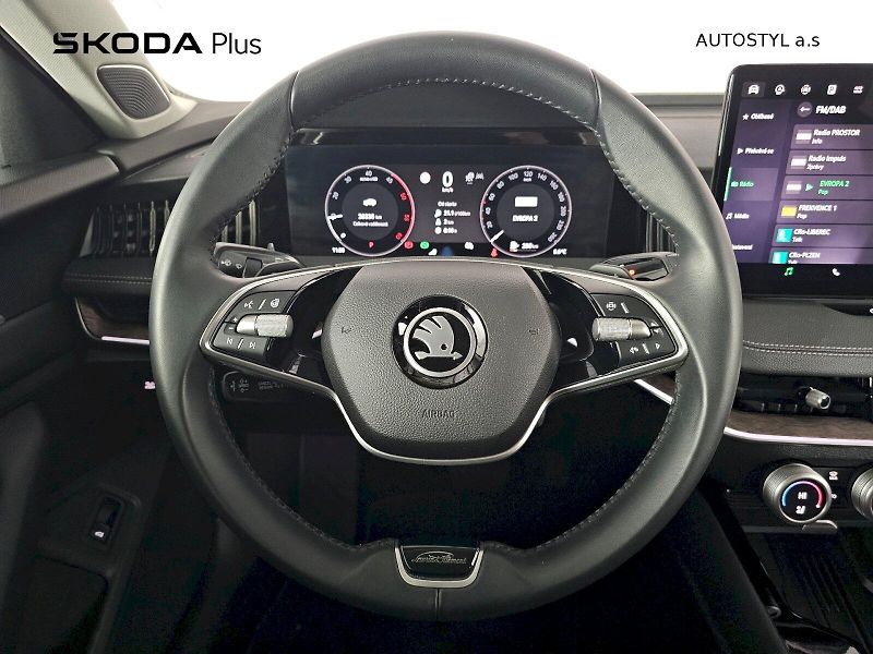 Škoda Superb (2024) 2.0TDI 142kW 4x4 DSG LAURIN A - fotka 5 z 30