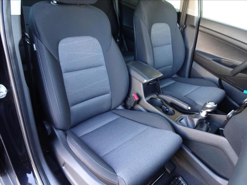 Hyundai Tucson 1,6T- GDi 130kW Trikolor - fotka 29 z 58
