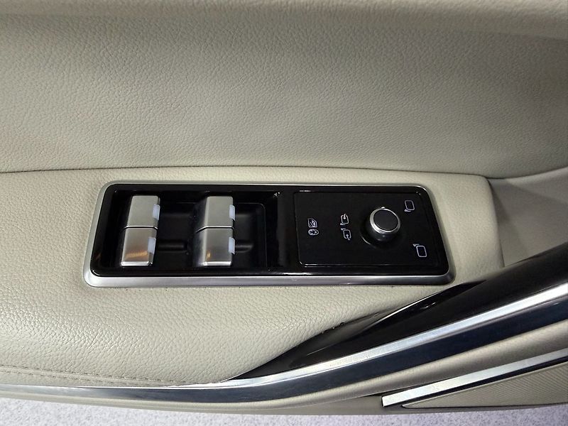 Jaguar F-Pace D200 S AWD, PANORAMA, ASSIST, - fotka 27 z 31