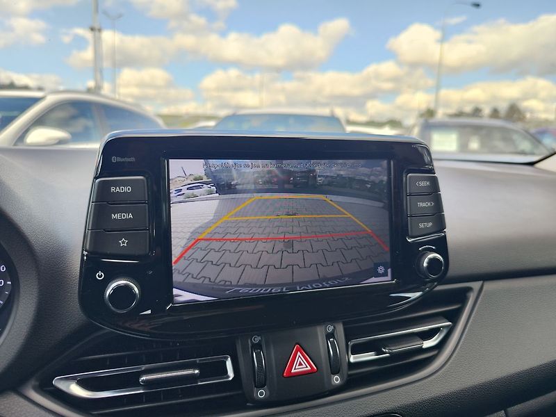 Hyundai i30 1.5 T-GDI/117kW Smart DCT - fotka 16 z 33