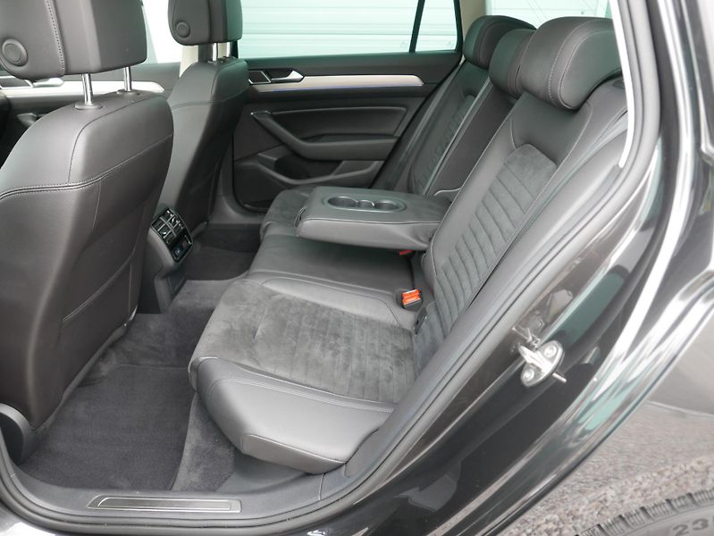 Volkswagen Passat 1,4 TSI GTE REZERVACE - fotka 24 z 44