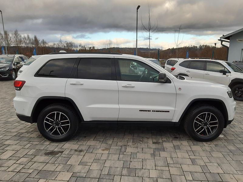 Jeep Grand Cherokee (2019) 3,0CRD Trail-Hawk 4x4,koup. CZ - fotka 8 z 31