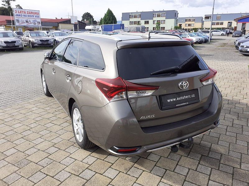 Toyota Auris (2018) 1.6 i Valvematic  AUTOMAT - fotka 5 z 42