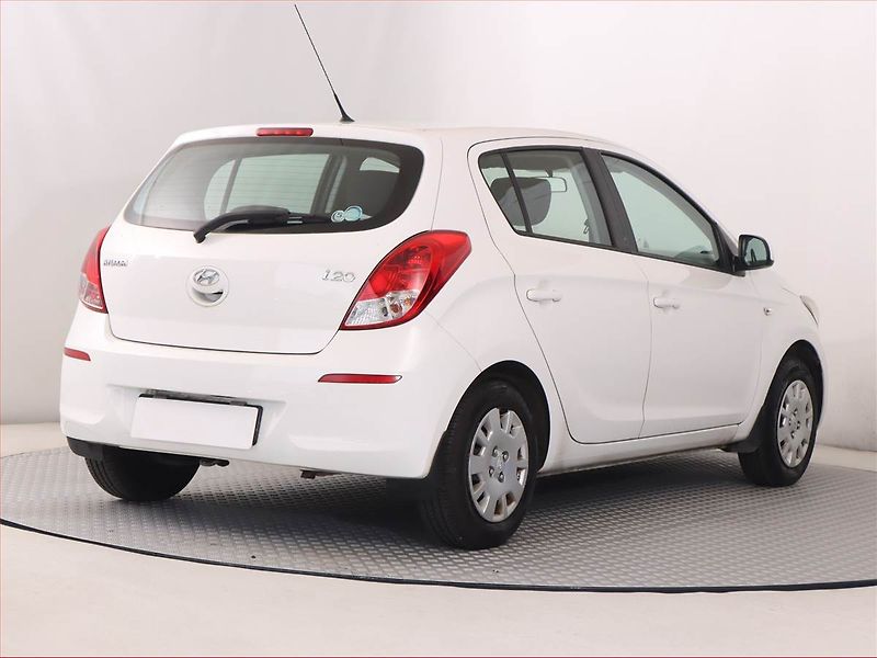 Hyundai i20 (2014) 1.2, Serv.kniha - fotka 5 z 13