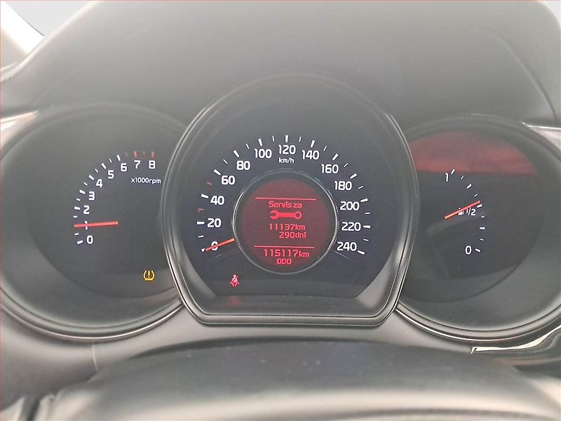 Kia Ceed (2017) 1.6 GDI, Serv.kniha, Tempomat - fotka 11 z 18