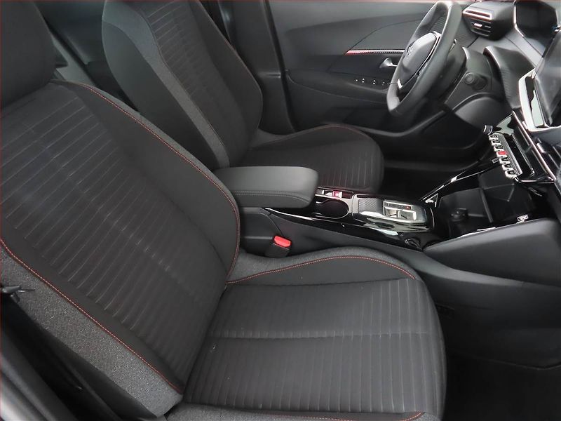 Peugeot 2008 (2023) Active 50 kWh, SoH 100% - fotka 9 z 16