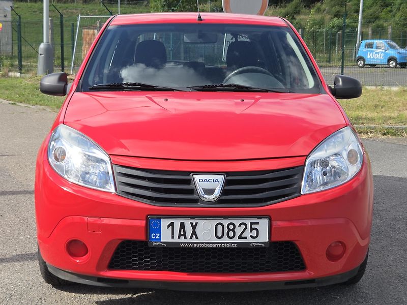 Dacia Sandero 1,4i 55kw NYNÍ VELKÝ SERVIS!  - fotka 2 z 11