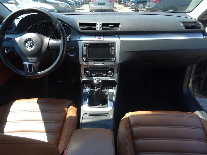 Volkswagen Passat CC 2,0 TDi 100 kW - fotka 14 z 26