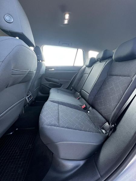 Volkswagen Golf 2.0TDI ACC LED Comfort - fotka 21 z 24