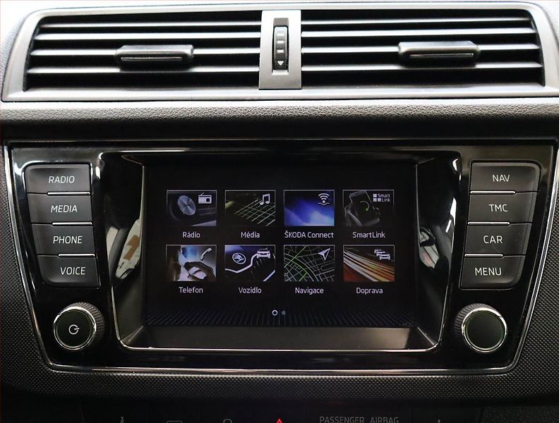 Škoda Fabia (2022) 1.0 TSI, Navi, Tempomat - fotka 17 z 22