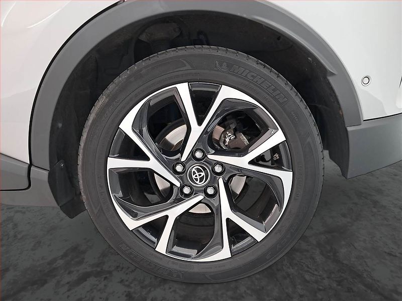 Toyota C-HR (2016) 1.8 Hybrid, Automat - fotka 15 z 21
