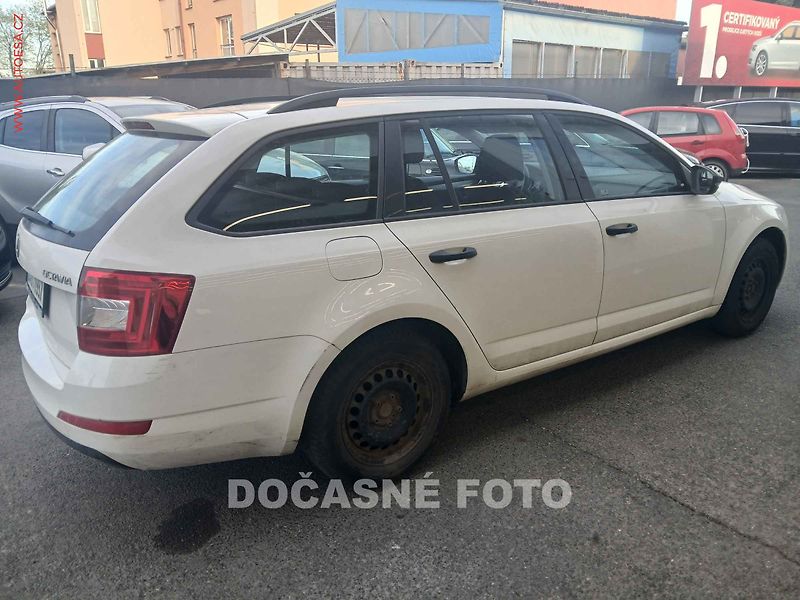 Škoda Octavia (2013) 1.2TSi, ČR, AC, zmk.řazení - fotka 2 z 3
