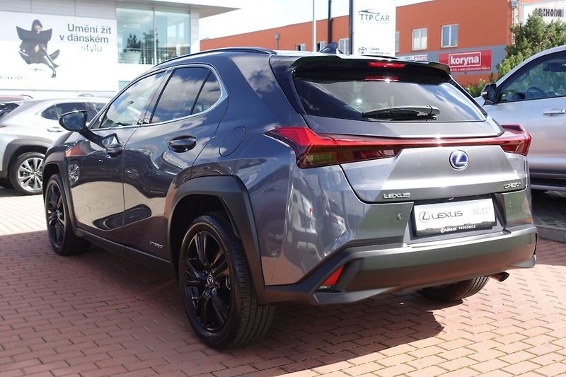 Lexus UX 250h 2,0HSD Special Edition - fotka 7 z 32