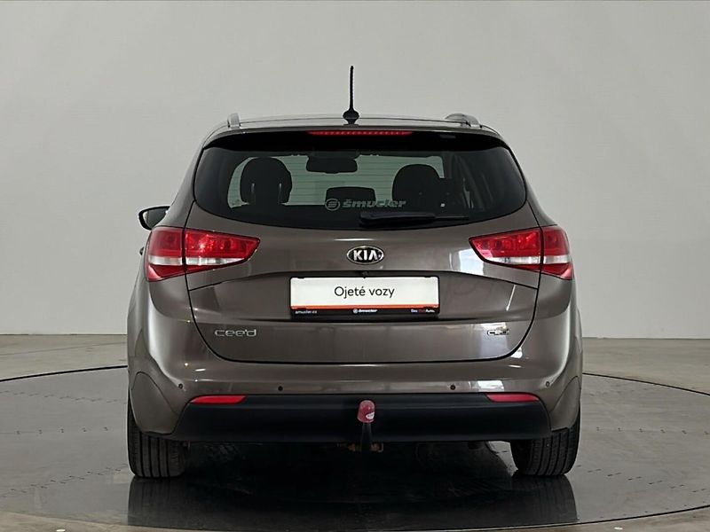 Kia Ceed Exclusive DCT - fotka 17 z 27