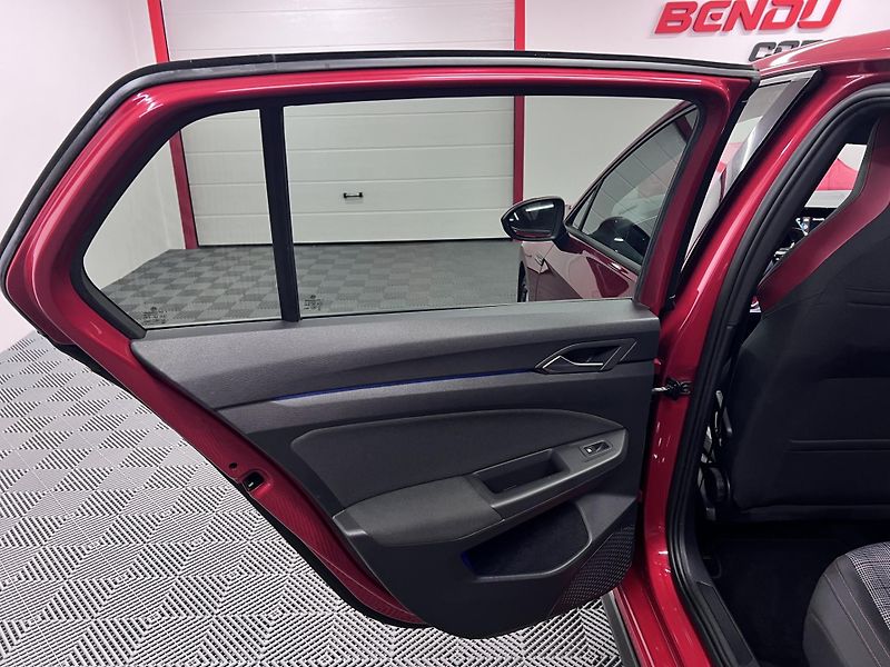 Volkswagen Golf GTI 180 kW Servis 68tkm - fotka 16 z 49