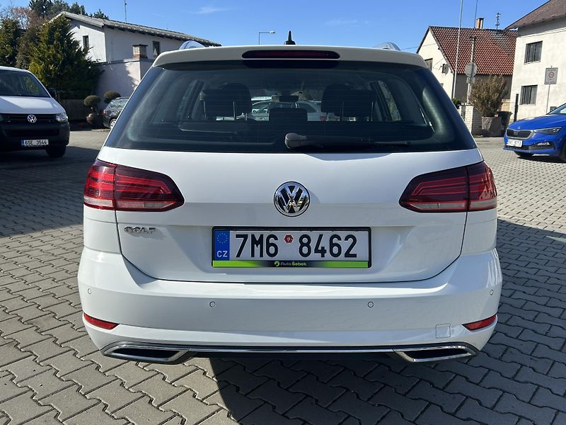Volkswagen Golf Variant 2,0TDi Highline NAVI LEDMATRIX - fotka 22 z 69