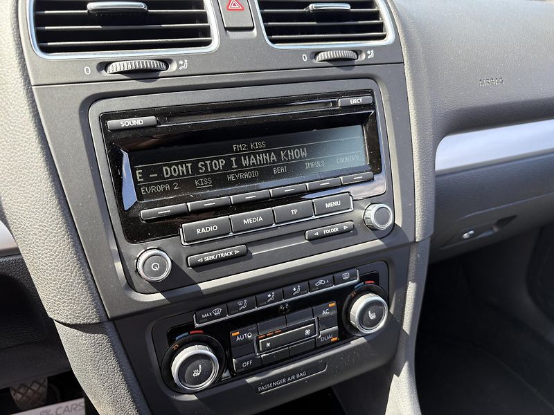 Volkswagen Golf 1.2 TSI CABRIOLET SERVISKA - fotka 21 z 40