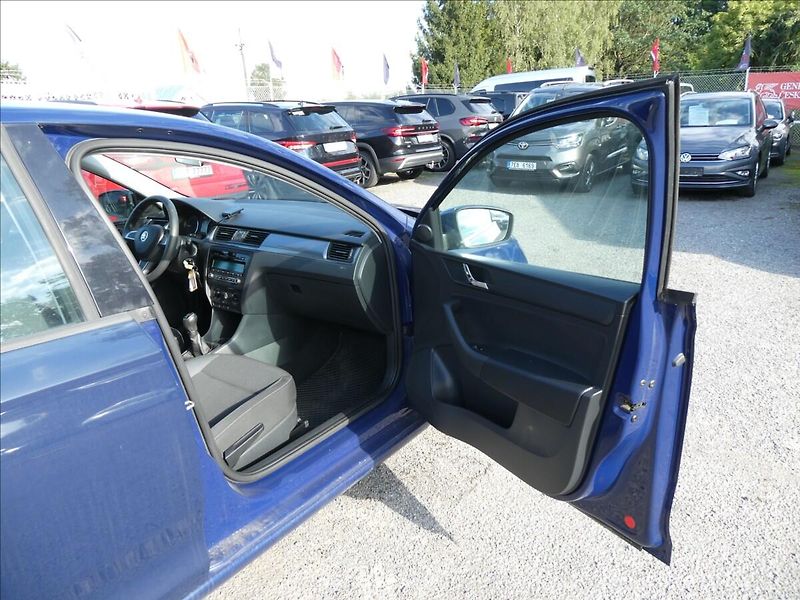 Škoda Rapid 1,6 TDi 66kW 2x kola,klima,ČR - fotka 15 z 30