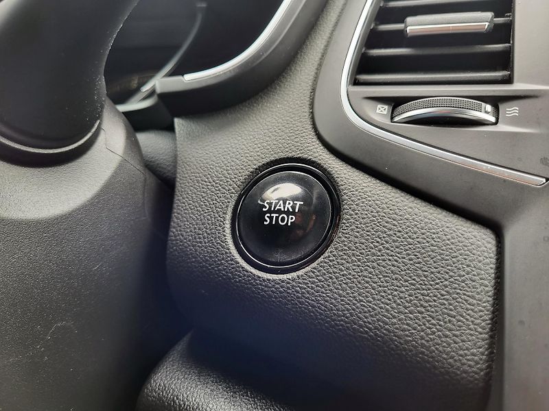Renault Mégane 1.6 SCe 84kW R.S. LINE *ČR - fotka 27 z 48