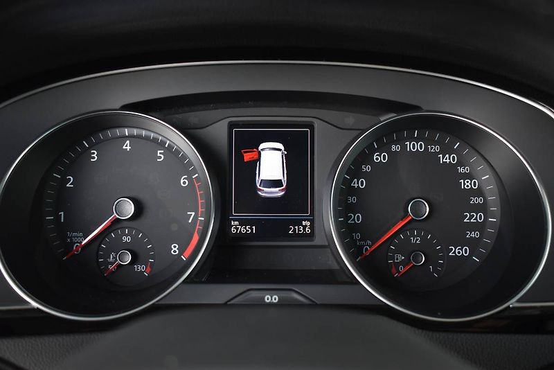 Volkswagen Passat Variant (2023) 1.5TSI 110kW DSG,Závěs - fotka 18 z 22