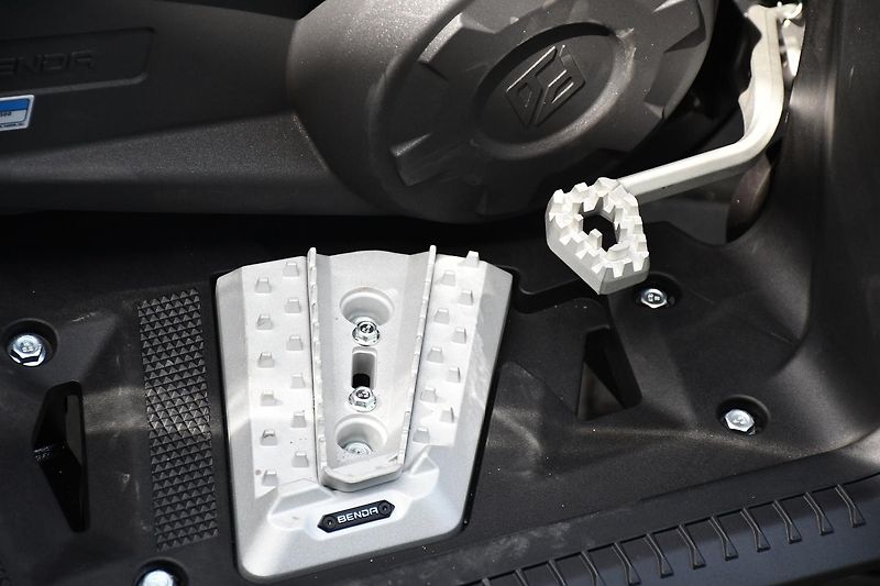 Benda REDSTONE 550 R2 DL (2026) PREMIUM L7e AKČNÍ NABÍDKA - fotka 14 z 19