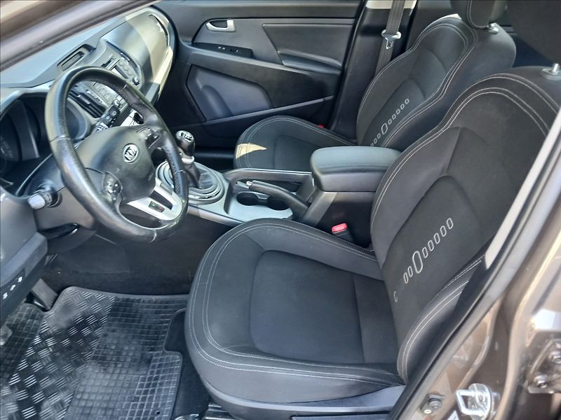 Kia Sportage 2,0 CRDI 4x4 1 majitel, tažné - fotka 13 z 21