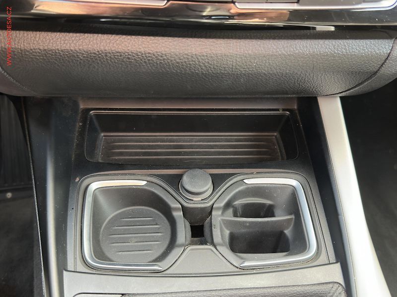 BMW Řada 1 (2016) 1.5 i 116i, ČR, Advantage - fotka 16 z 20