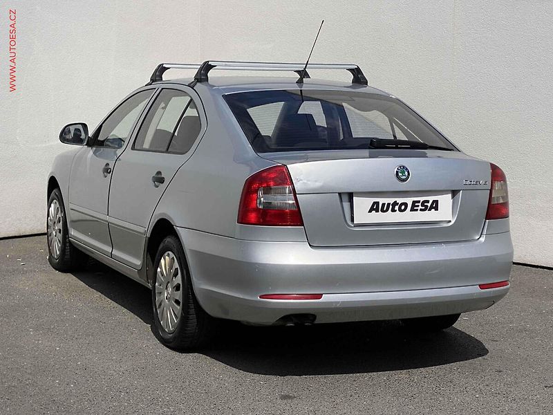 Škoda Octavia (2008) 1.9TDi, ČR, AC - fotka 6 z 16