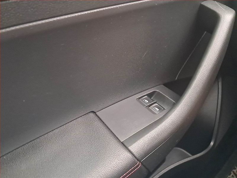 Škoda Rapid (2015) Spaceback 1.2 TSI, Tempomat - fotka 16 z 17