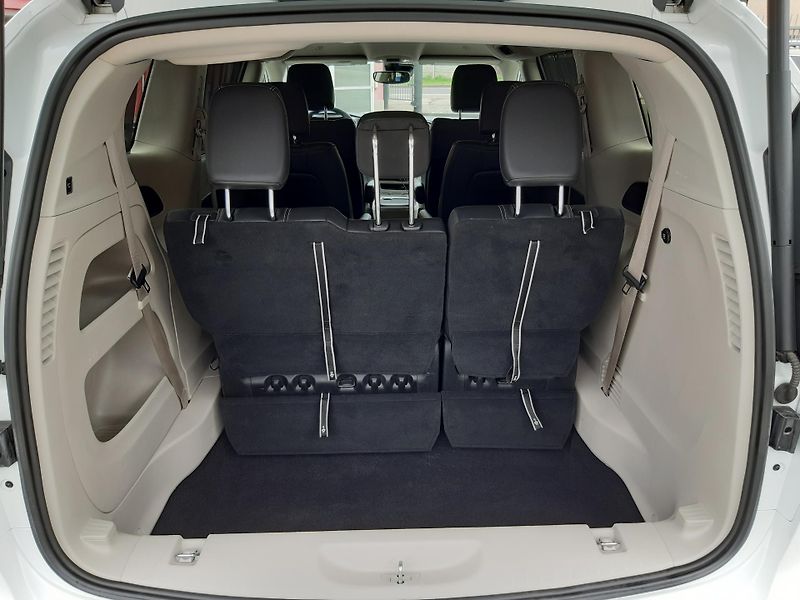 Chrysler Pacifica (2022) 3,6L V6,Top výbava, REZERVACE - fotka 14 z 50